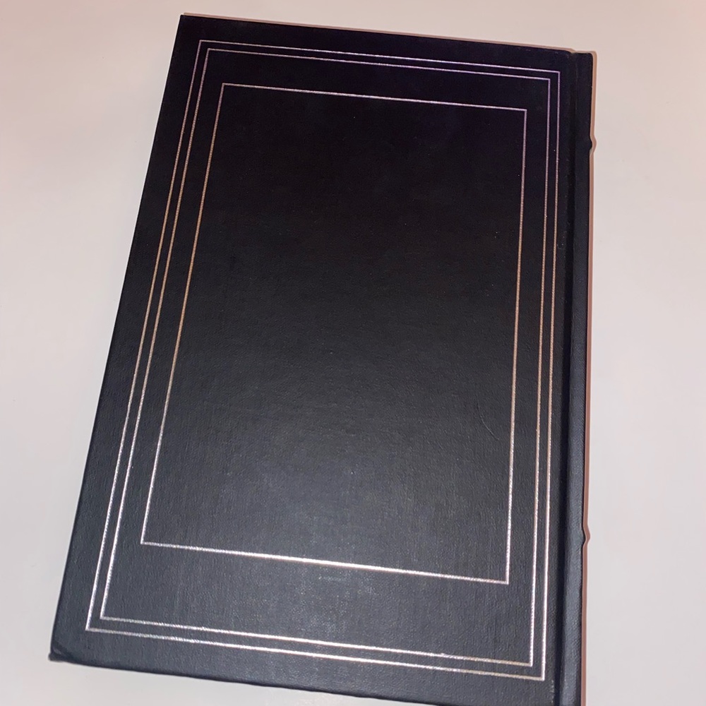 Farewell, My Lovely Hardcover - Picture 2 of 3